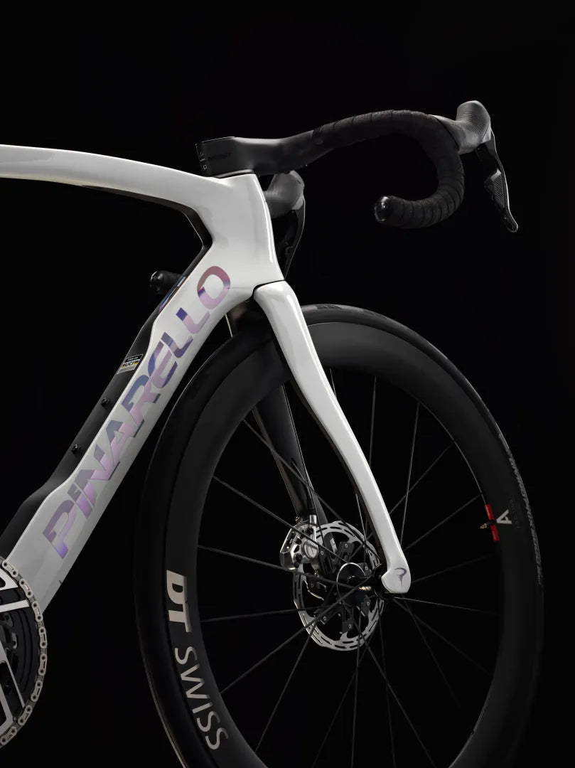 Pinarello Dogma F Red AXS 2x12 DB MY25 FM20 – PRINCETON PEAK 4550 DB XDR
