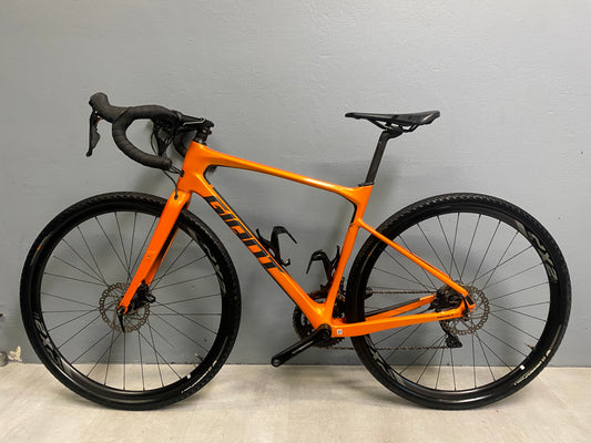 Giant Revolt Carbon Tg M